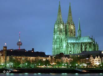 Dom2.jpg (16412 Byte)