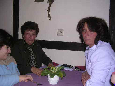 OmaGisela.JPG (48406 Byte)