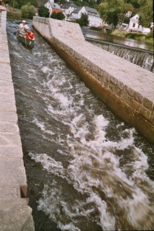 wehr2.jpg (52285 Byte)