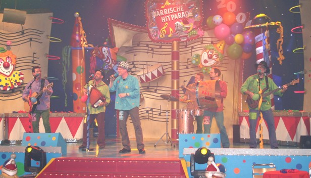 bühne.jpg (73352 Byte)